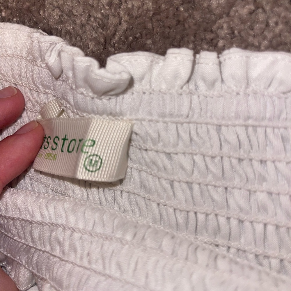 White Smocked Waist Shorts – Size Medium - Picture 3 of 3